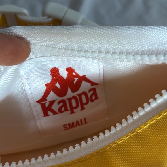 Kappa yellow belt bag size small with 2 zippered compartments - Picture 4 of 9